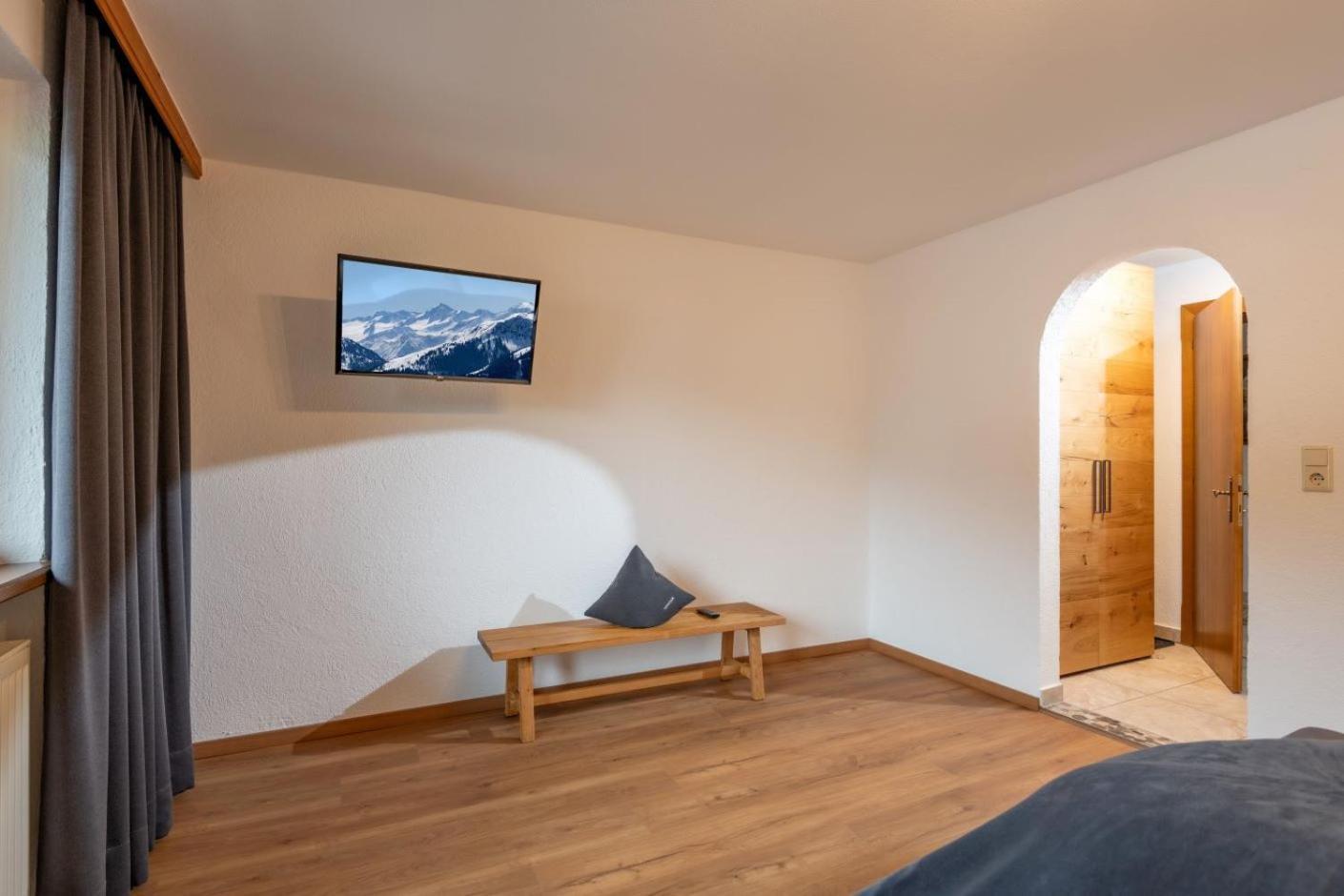 Haus Schroll Apartment Ried im Zillertal Bagian luar foto