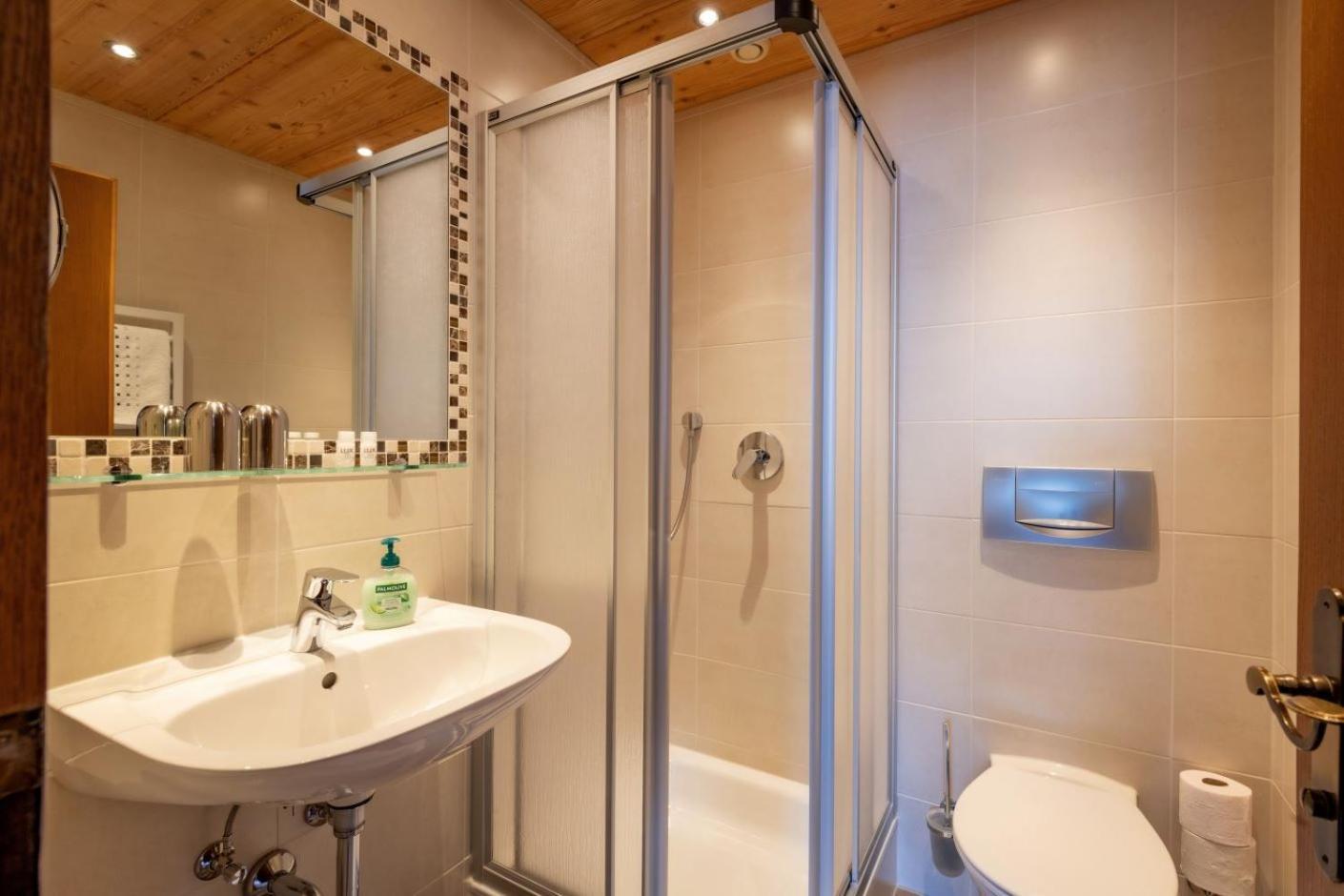Haus Schroll Apartment Ried im Zillertal Bagian luar foto