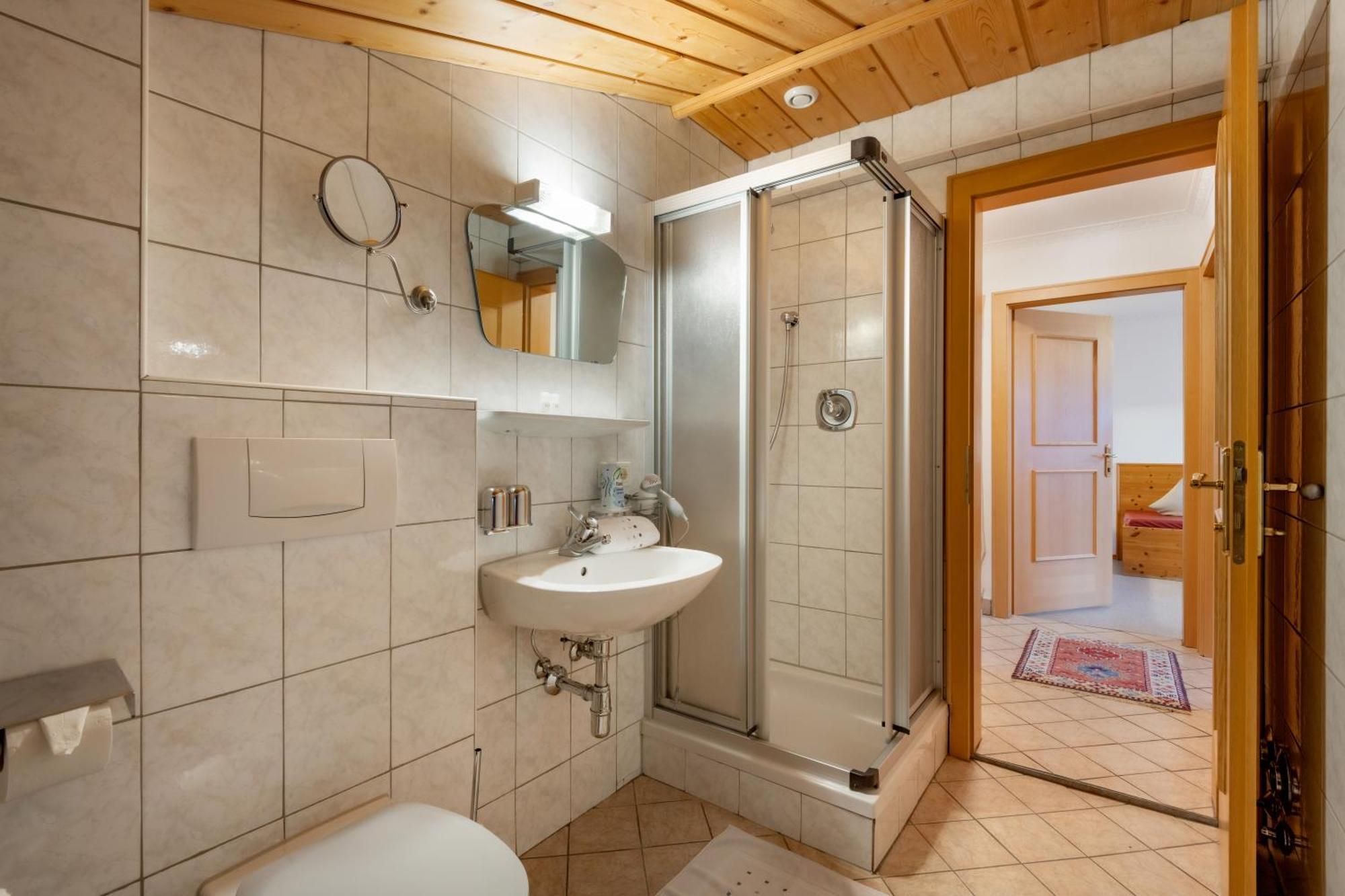 Haus Schroll Apartment Ried im Zillertal Bagian luar foto