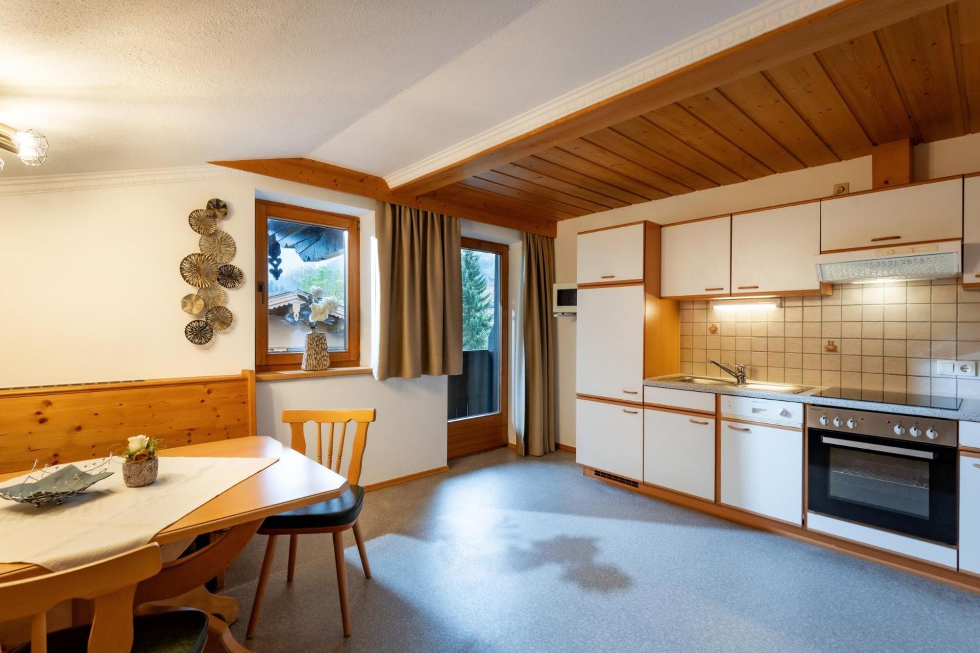 Haus Schroll Apartment Ried im Zillertal Bagian luar foto