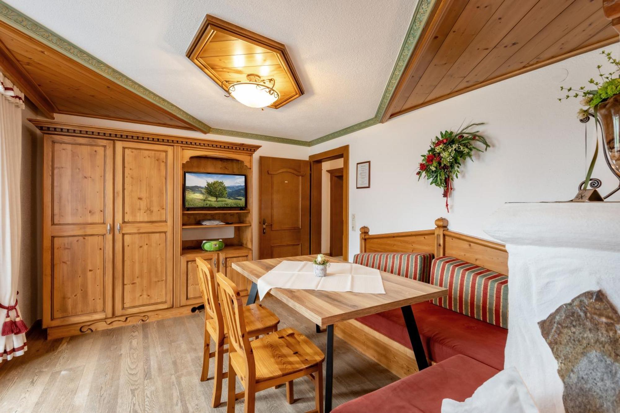 Haus Schroll Apartment Ried im Zillertal Bagian luar foto