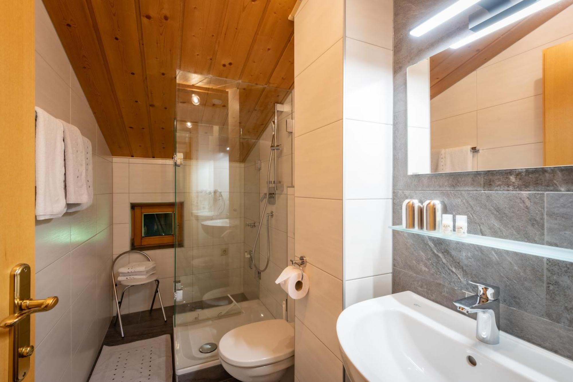Haus Schroll Apartment Ried im Zillertal Bagian luar foto