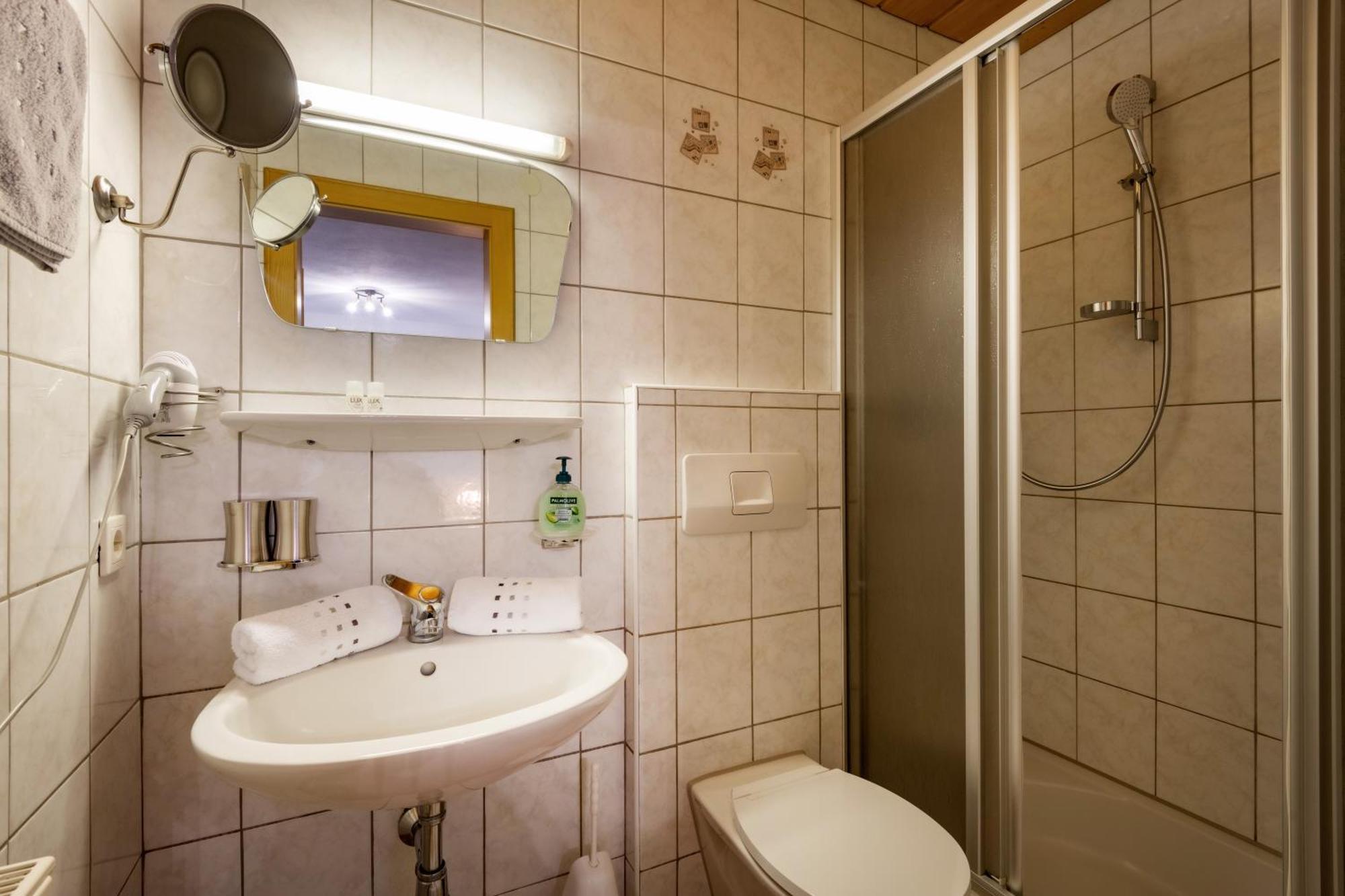 Haus Schroll Apartment Ried im Zillertal Bagian luar foto