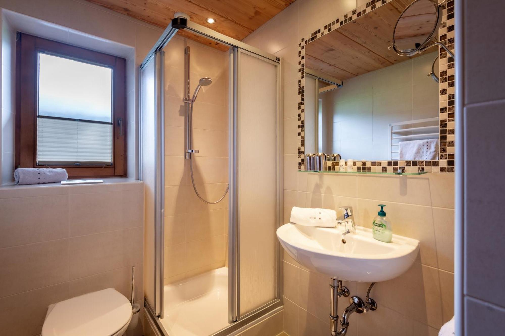 Haus Schroll Apartment Ried im Zillertal Bagian luar foto