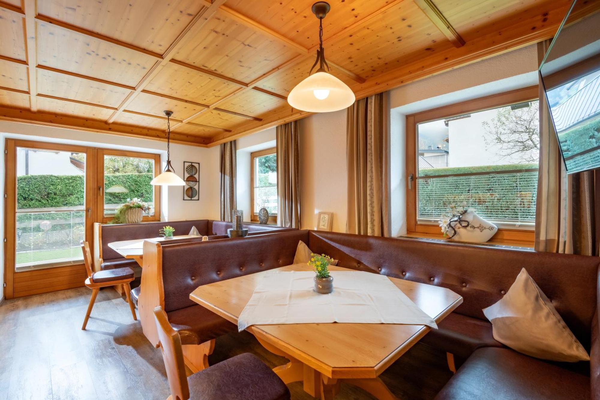 Haus Schroll Apartment Ried im Zillertal Bagian luar foto