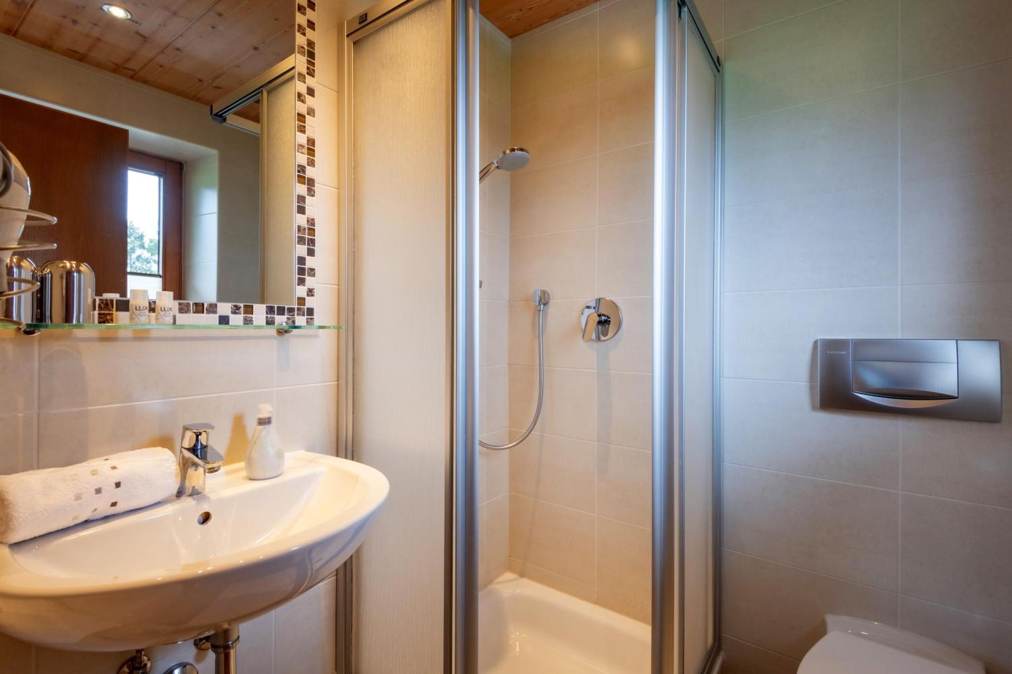 Haus Schroll Apartment Ried im Zillertal Bagian luar foto