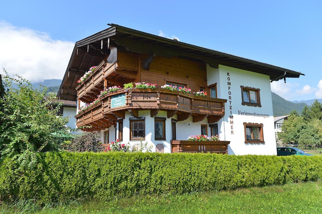 Haus Schroll Apartment Ried im Zillertal Bagian luar foto