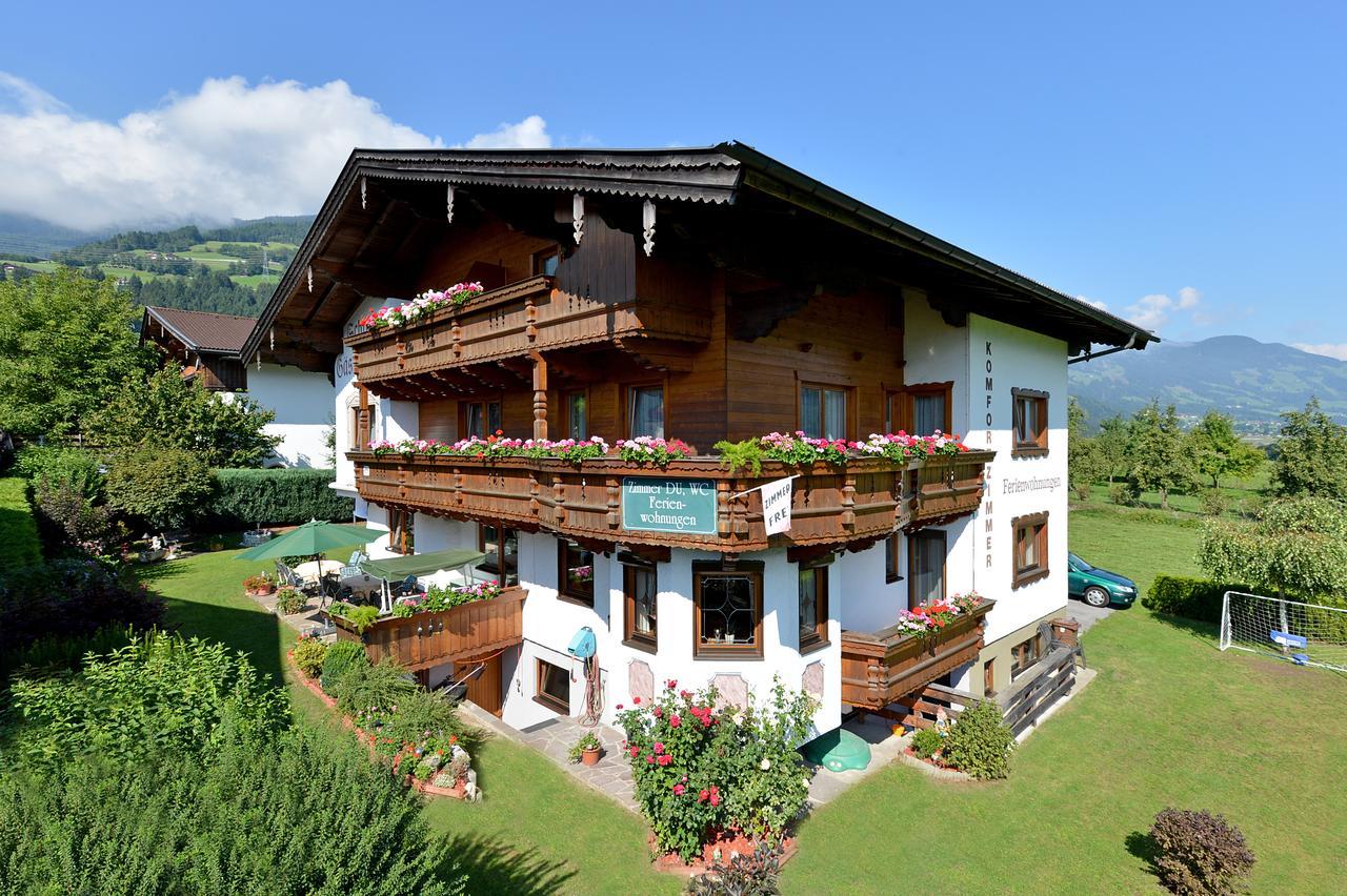 Haus Schroll Apartment Ried im Zillertal Bagian luar foto